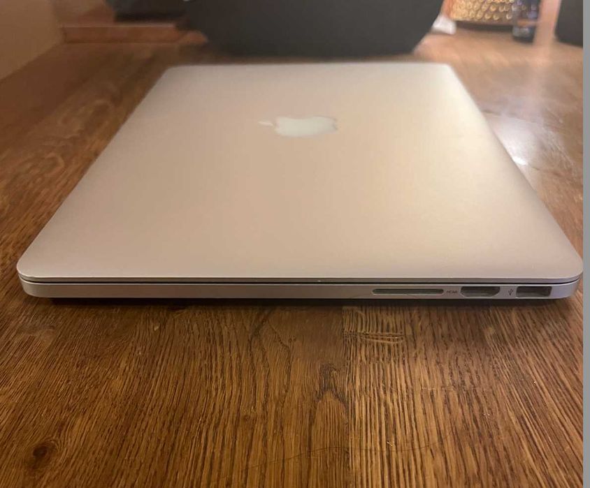 Macbook Pro 13" Retina i5 8 GB RAM 128 GB - без забележки