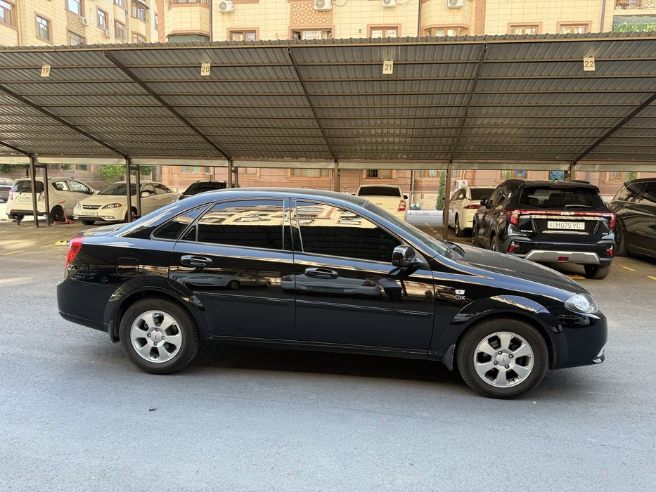 Kotta bollani qora jentrasi 76000ming probeg ozimmiki xolati ideal zor