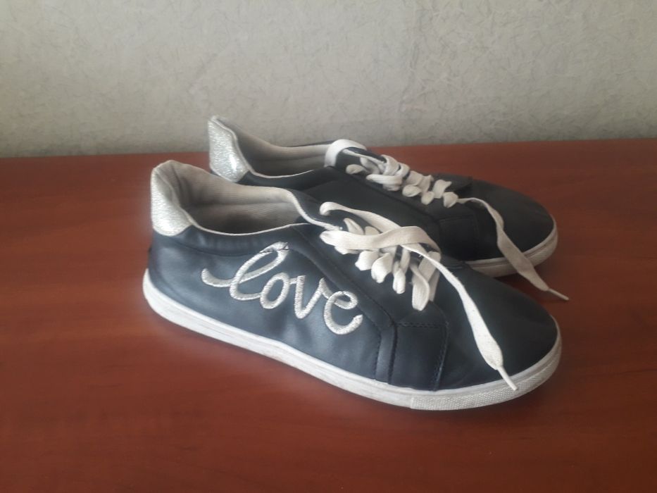 Продам обувь новую и б/у недорого