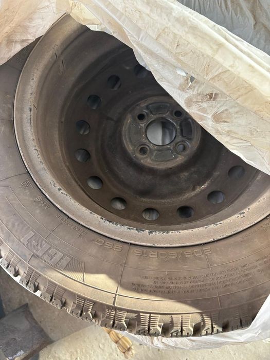 Зимние шины 205/60/R16