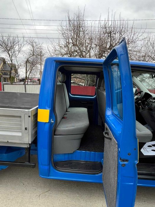 Vand Volkswagen Transporter T5  doka cu 6 locuri si ladă