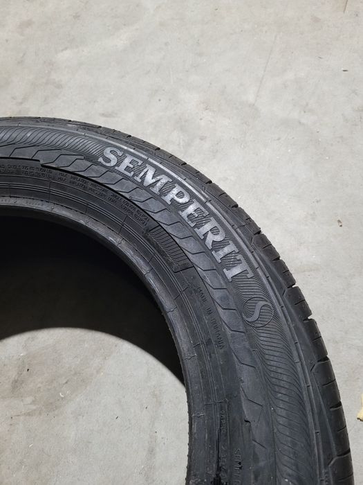 2 Anvelope de vara  195 60 r16C Semperit