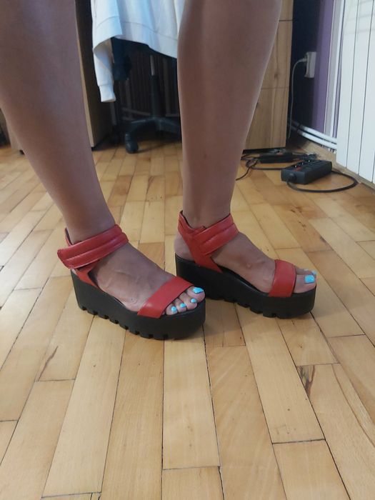 Дамски сандали от естествена кожа