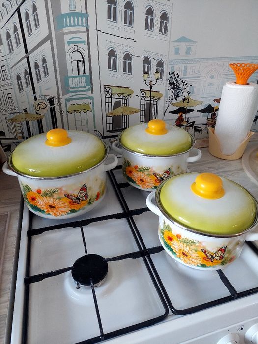 Продам набор кастрюль