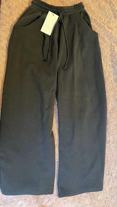 Нов панталон от Zara с етикет. Не е носен!
