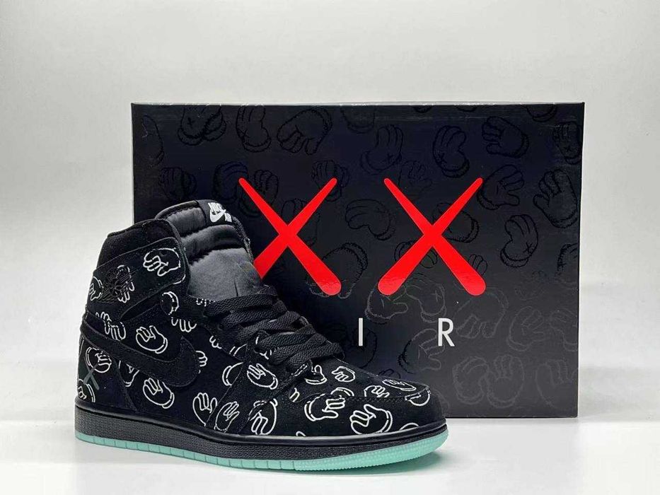Оригинални мъжки маратонки Kaws x Nike Air Jordan 1 High black