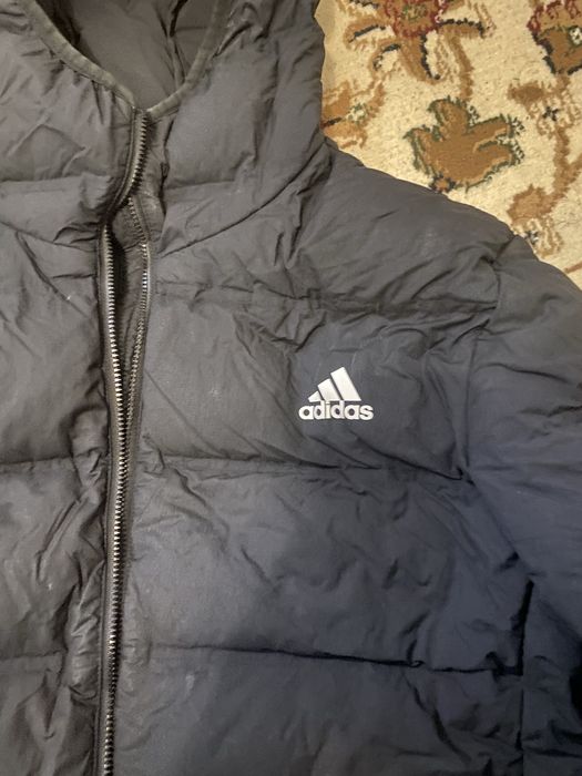 Продается куртка adidas