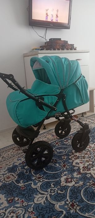 Продам коляску зима лето срочно