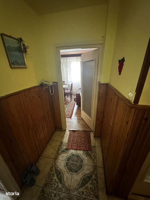 De vanzare apartament cu 2 camere decomandat,etajul 1,Dealul Florilor
