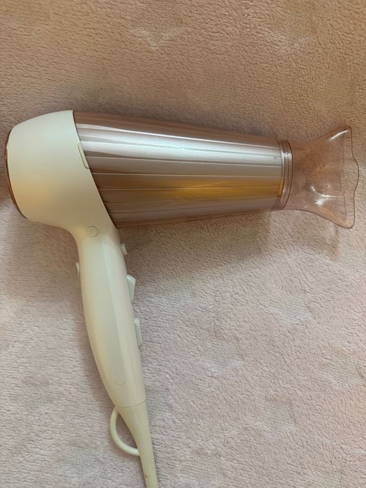 Uscător de păr Philips MoistureProtect Prestige 2300W, Ionic, cu difuzor și cutie
