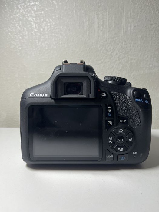 СРОЧНО! Камера Canon EOS 2000D