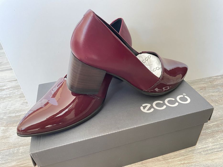 Чисто нови дамски обувки 38 номер на марка ECCO.