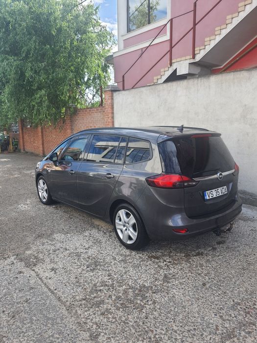 Opel zafira c 2012