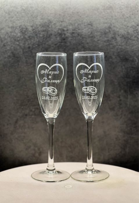 Комплект гравирани сватбени чаши по ваш избор