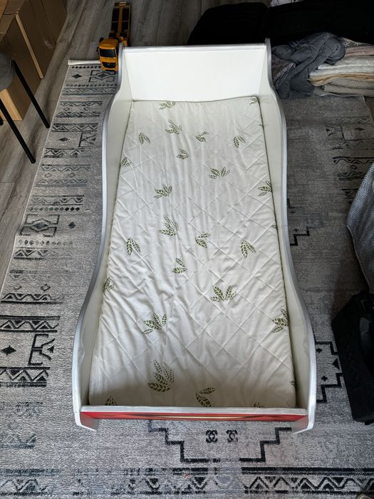 Продам детскую кроватку