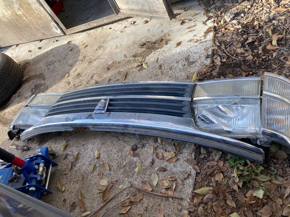 Фары и решетка Ниссан Эльгранд Е50