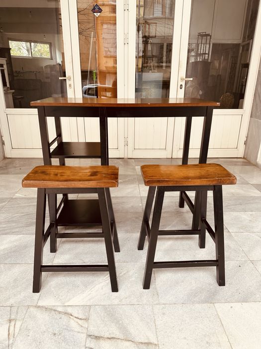 Бар маса с два стола – масивен дървен комплект