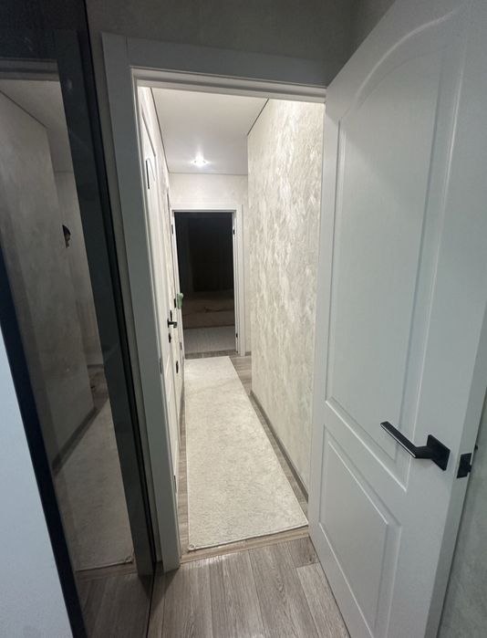 Екі бөлмелі үй беріледі