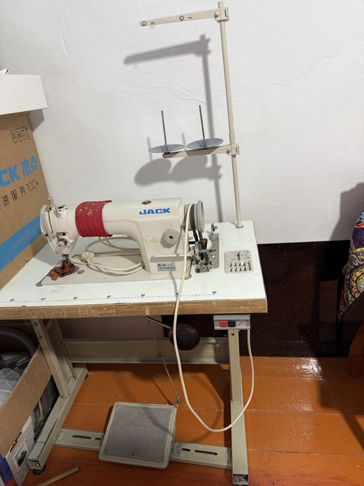 Швейная машина JACK б/у