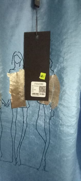 Сатенен  сет марка Favori, размер 40.