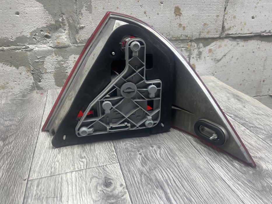 Задний фонарь Мерседес 203 левый.