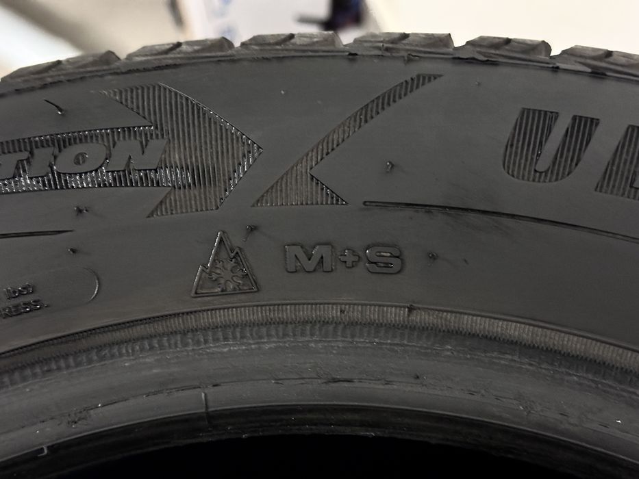 4 бр. зимни гуми Goodyear UltraGrip Ice 215/55 R16