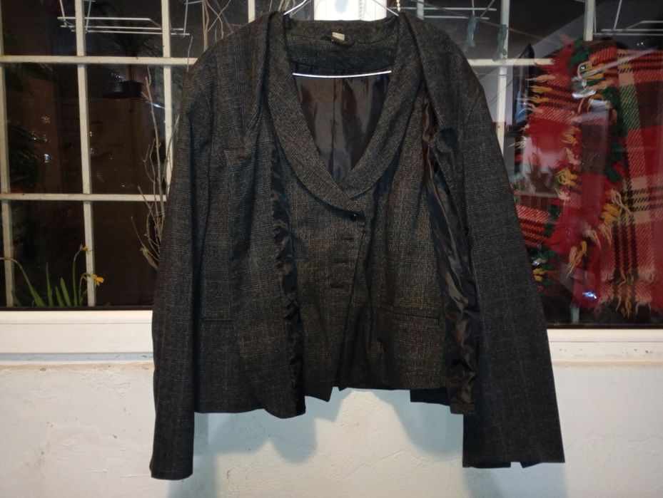 Комплект дамско сако с елек