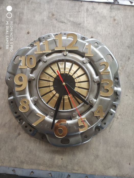 Настенные часы металлические