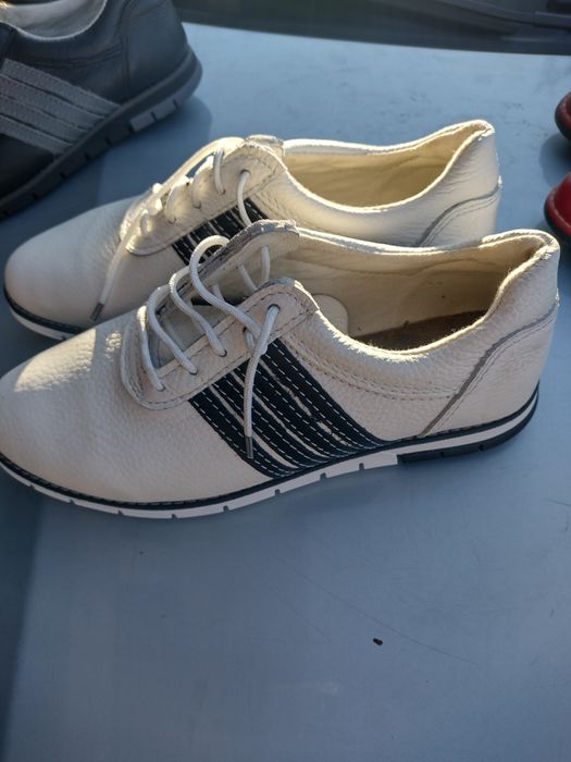 Pantofi sport din piele naturala