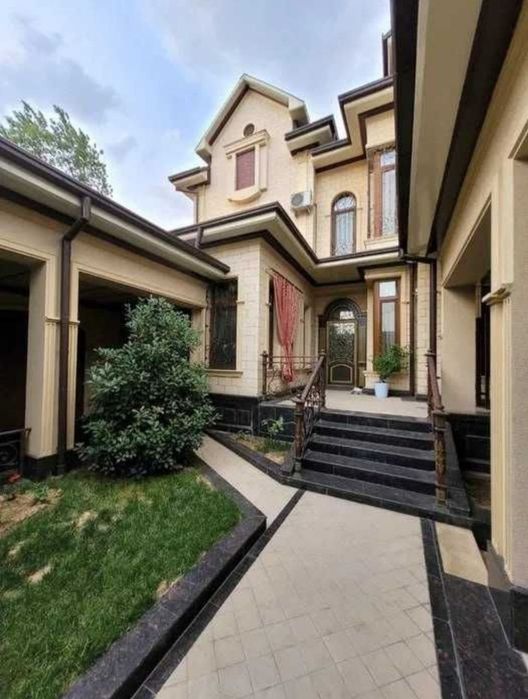 Продам Дом 4х уровневый в Маххале Конституция!Можно под офис!