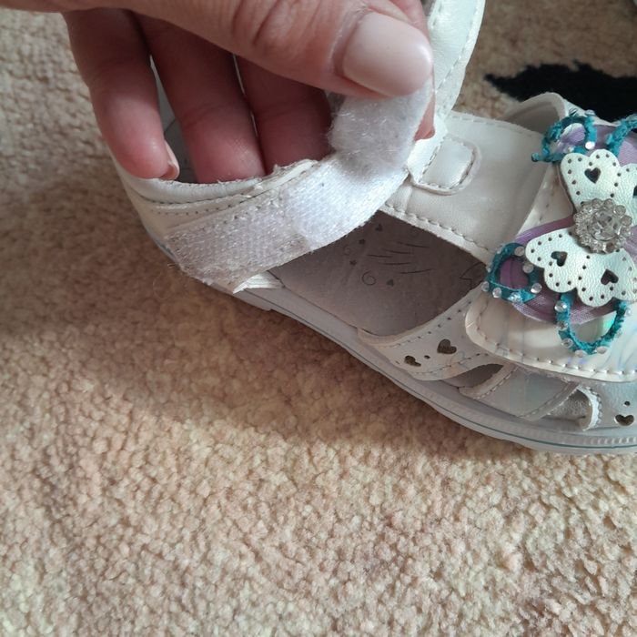 Отдам за 2 киндера