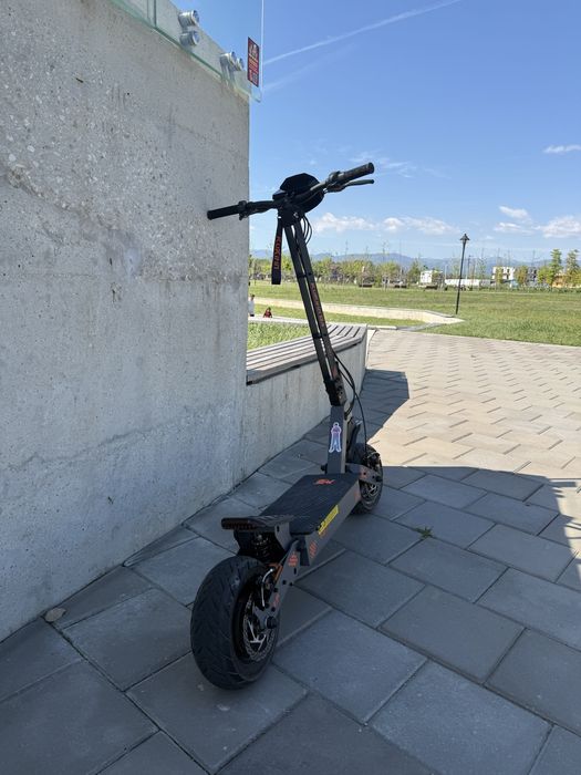 Vand KuKirin G4 (2000W / 60V) - Ca Noua, Fara Zgarieturi pe Cadru (1300km)