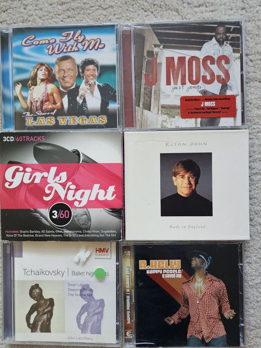 Оригинални компакт дискове от лична колекция