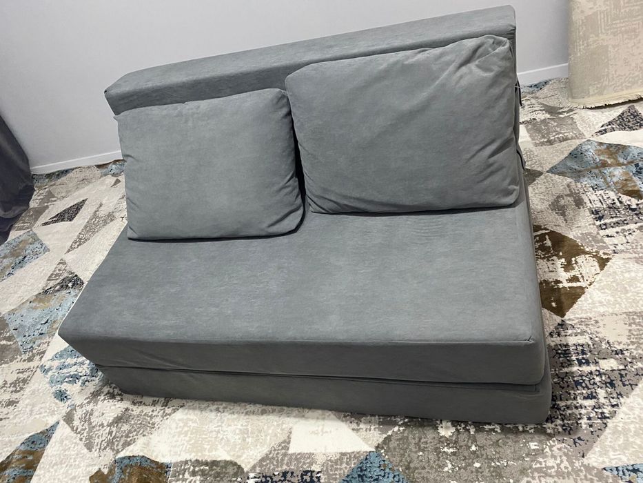 Бескаркасный диван