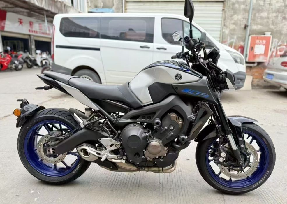 Yamaha mt09 sotiladi