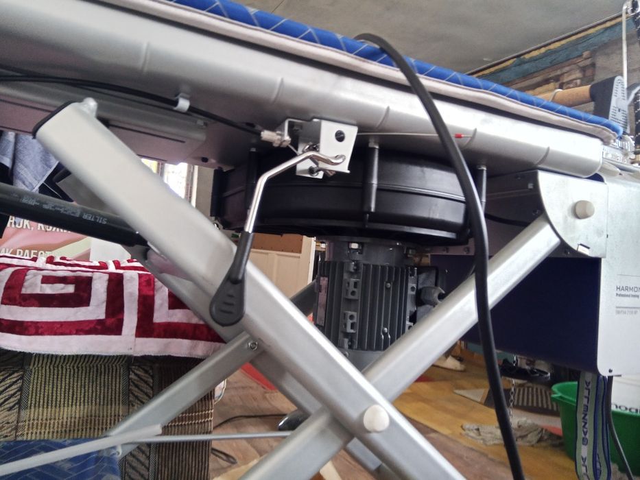 Паровый утюг с генератором