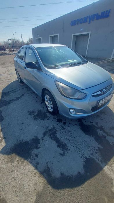 Hyundai Accent 2011