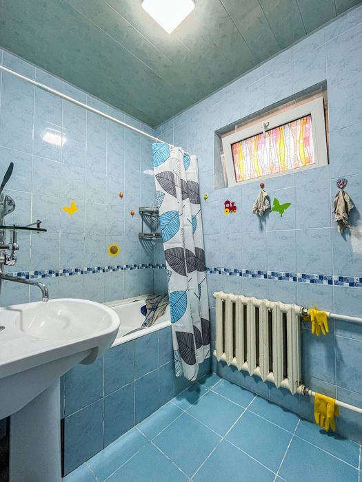 2/2/4 Буз-2,ЭКО Базар,ориентир 49 школа,Тараканчик,77 серия,кирпич