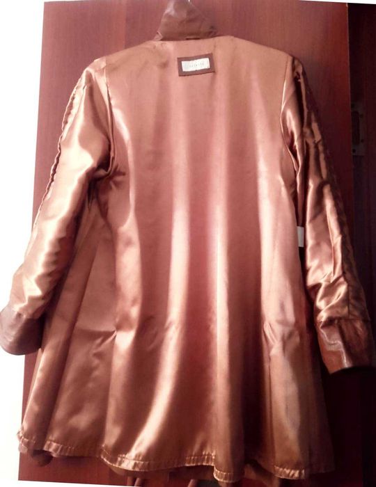 женский кожаный плащ