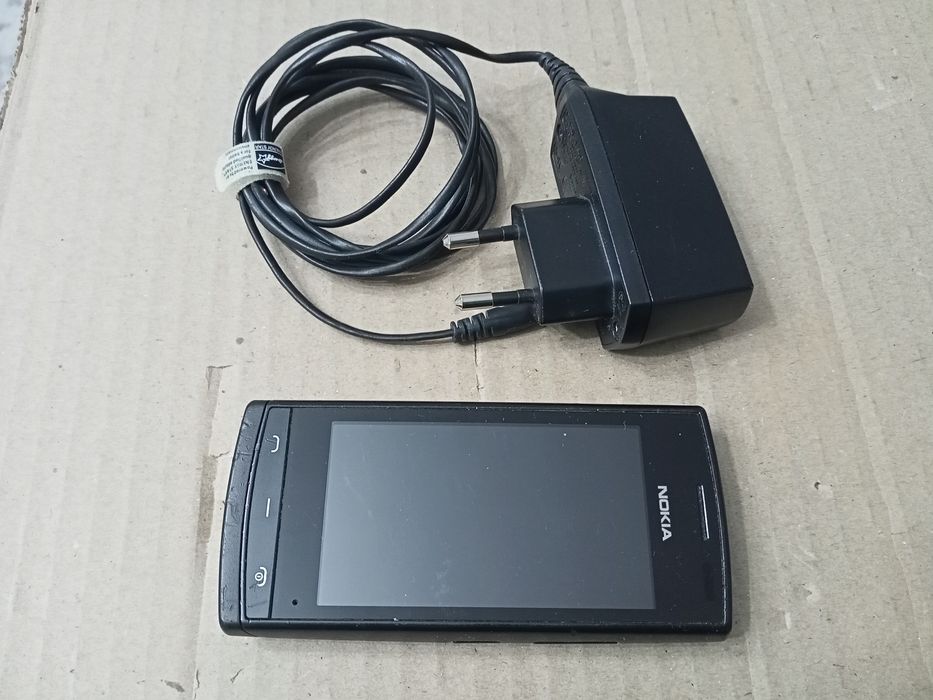 смартфон Nokia 500