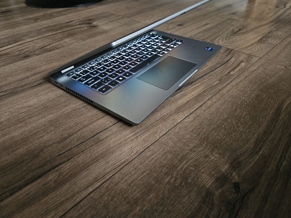 Dell Intel i7 1265u, 16GB DDR4, 256GB SSD, 14 inch fullhd, Windows 11