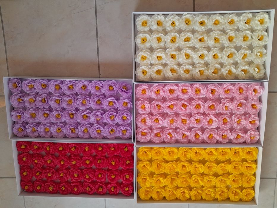 Сапунени цветя и рози.