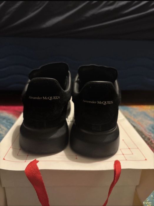 Alexander McQUEEN piele intoarsa