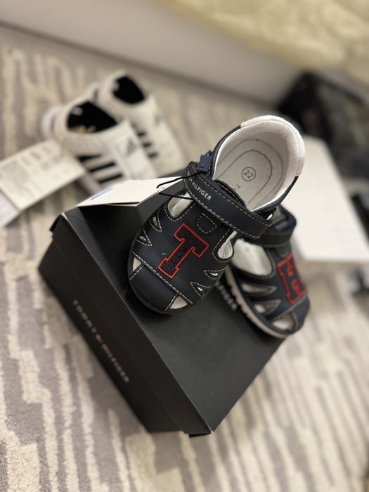 Sandale Tommy Hilfinger de piele