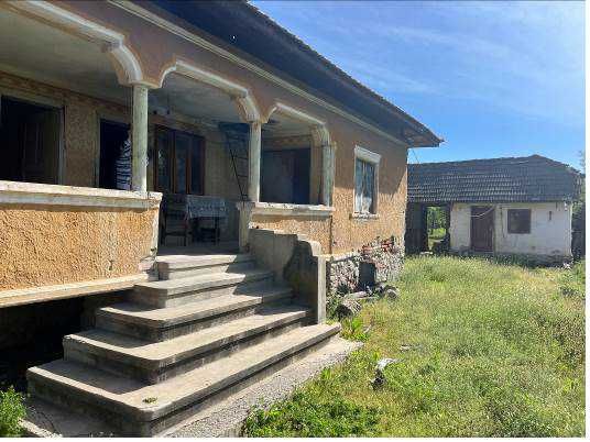 Teren  + casa de vanzare 6862 mp sat stroiesti comuna arcani gorj