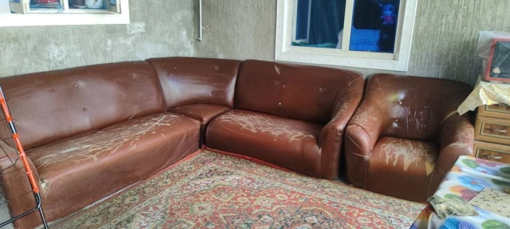 Продаётся диван уголок