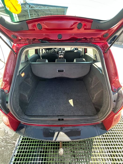 Renault Clio estate rip curl edition