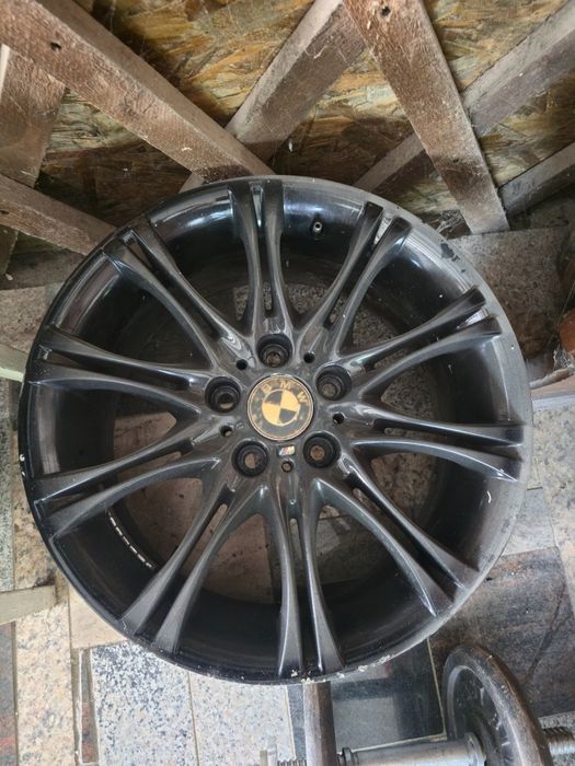 Jante BMW 18 jante BMW style 135 M
Mici zgârieturi 
Nu