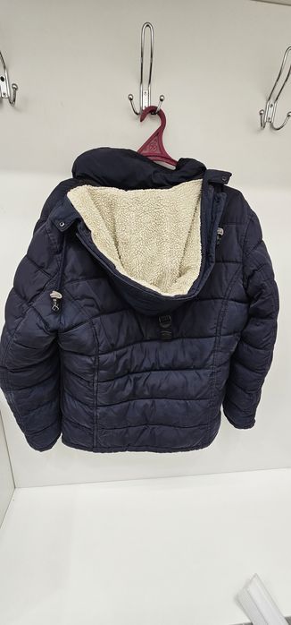 Продаётся б/у зимняя куртка