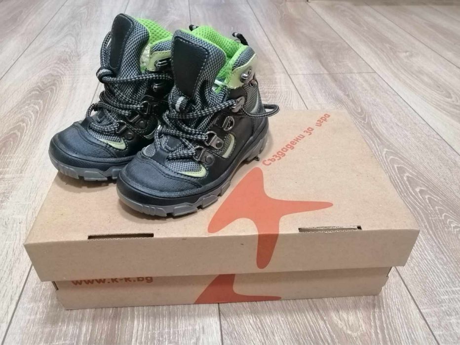 Детски зимни ботушиКолев и Колев нови 25 размер